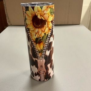 New 20 0z Tumbler sunflower zipper